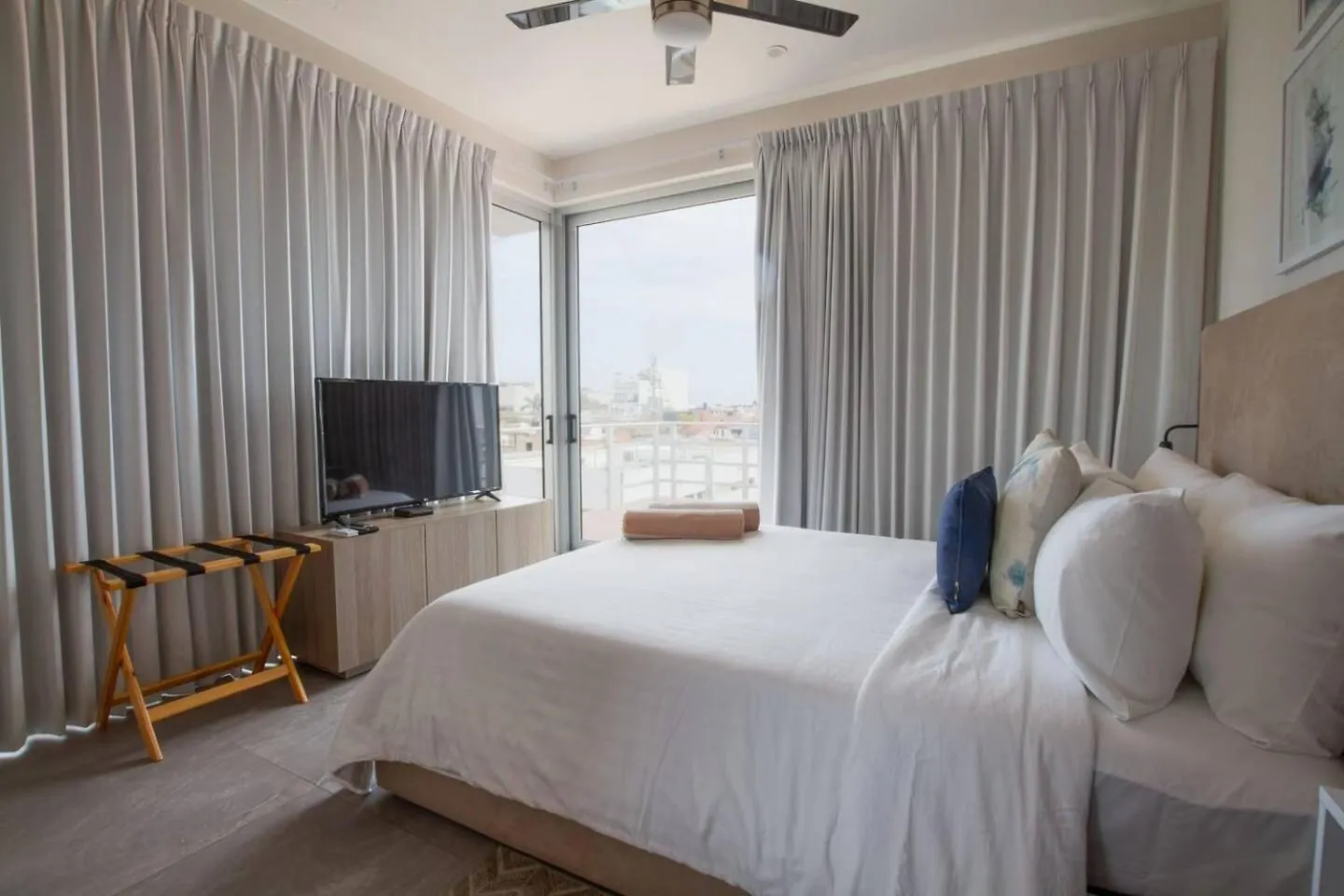 Beautiful 2Br Ph, Private Rooftop, Sauna, Gym Playa del Carmen Apartment